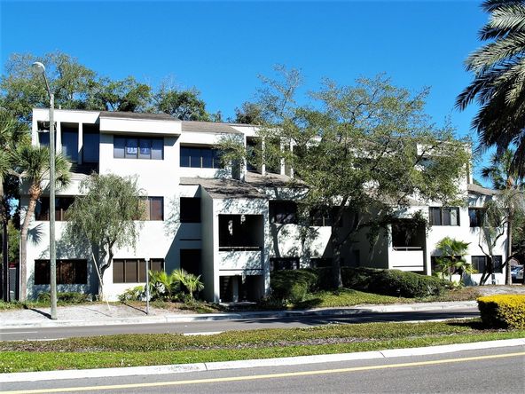 Kennedy Oaks: 3333 W Kennedy Blvd Ste 207, Tampa, FL 33609